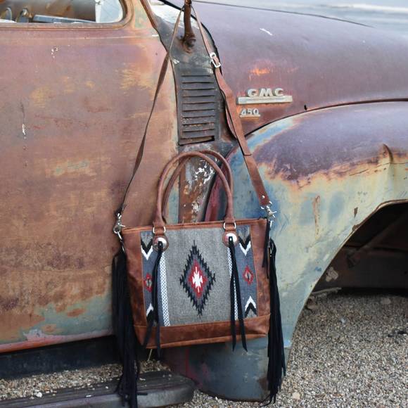 RAFTER T RANCH CO. | Bags | New Rafter T Ranch Co Womens Around The ...